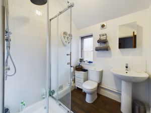En-suite- click for photo gallery